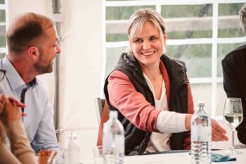 Kundin im Gespr&auml;ch mit Markus Nutz