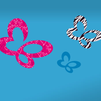 Bunte Schmetterlinge auf blauem Hintergrund